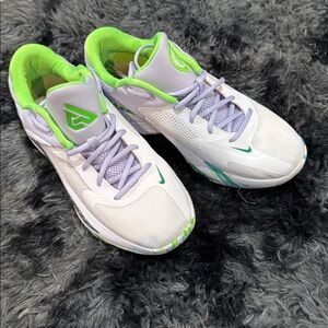 Nike Men Zoom Freak Men’s purple white and Green Athletic Sneakers